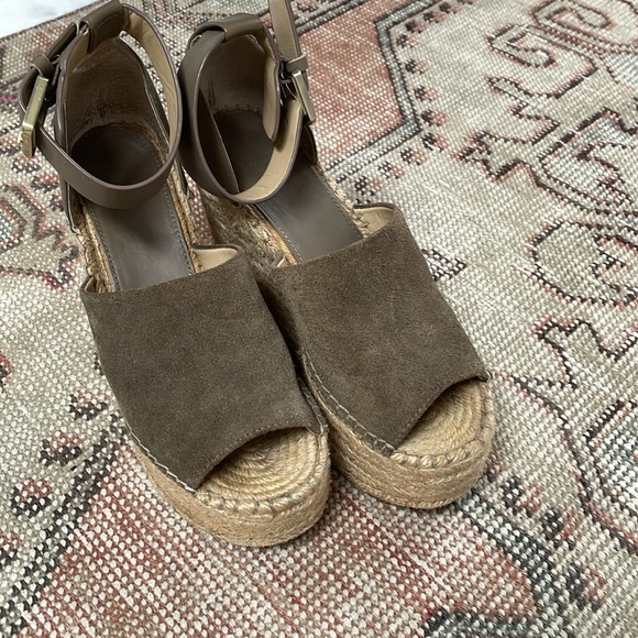 Marc Fisher Adalyn Wedges - Picture 7 of 8